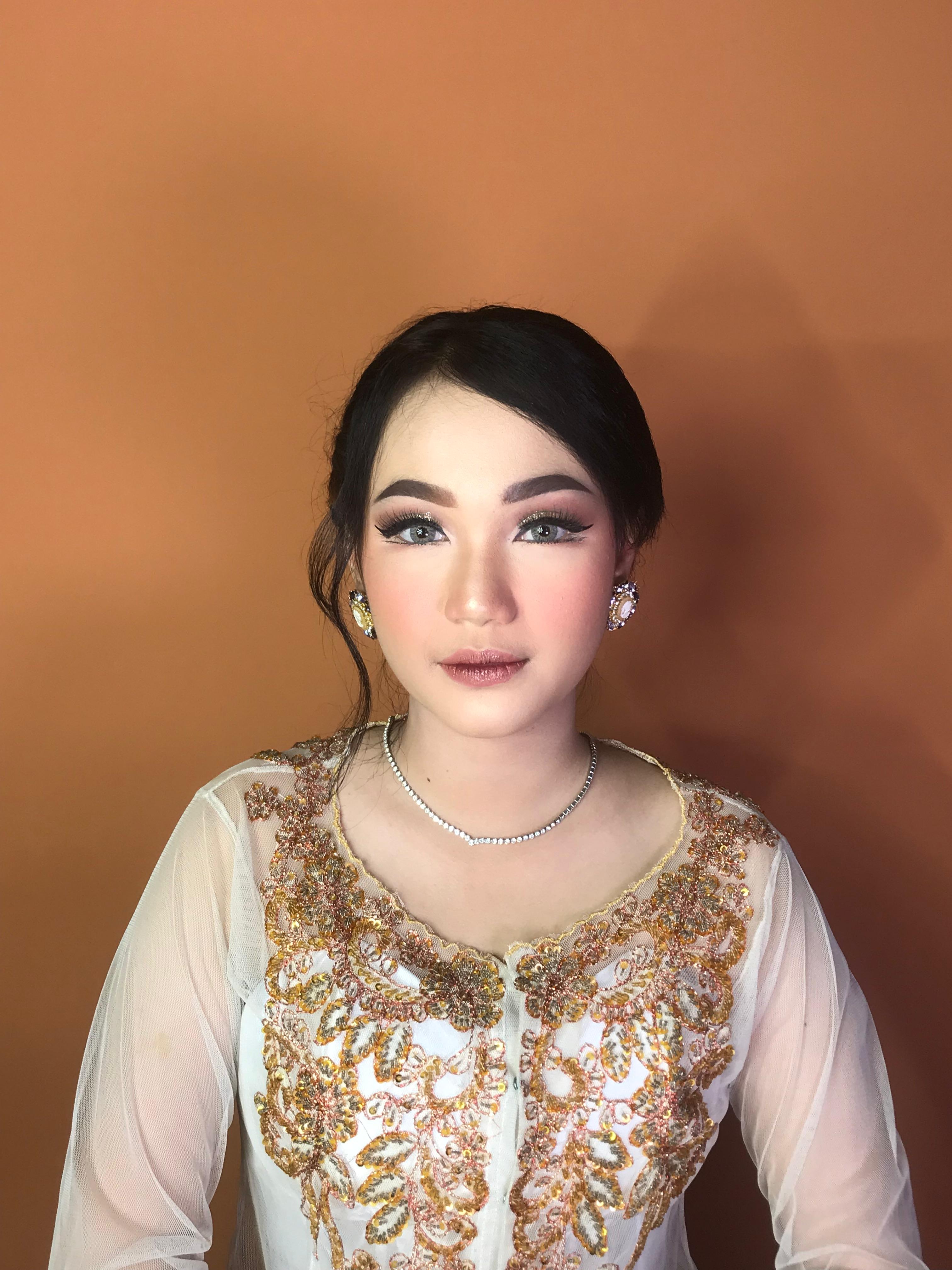 Graduation Makeup